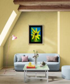 Das Bild „Crazy Flower“ von Newhardstyleart zeigt eine stilisierte, fast kindlich-energetische Darstellung einer gelben Blume, die an eine Sonnenblume erinnert. Die Blütenblätter sind leuchtend gelb, strahlen in alle Richtungen und wirken bewusst unregelmäßig gezeichnet, was dem Ganzen eine lebendige, „verrückte“ Ausstrahlung gibt. Die Mitte der Blume ist schwarz mit kleinen roten Punkten, was einen interessanten, fast pop-art-artigen Kontrast schafft. Der Hintergrund besteht aus einem klaren, kräftigen Blau für den Himmel und sattem Grün für die Landschaft. Der braune Stängel ragt aus dem unteren Bildbereich in die Blüte hinein. Der Malstil ist digital, mit breiten, weichen Pinselstrichen und kräftigen, ungemischten Farben. Das Gesamtbild wirkt fröhlich, verspielt und etwas unkonventionell – passend zum Titel „Crazy Flower“. Interpretativ könnte „Crazy Flower“ eine Feier der Individualität und Unangepasstheit sein. Die Blüte weicht deutlich von einer „perfekten“ Sonnenblumenform ab – ihre Blätter sind unterschiedlich lang, unregelmäßig angeordnet und strahlen fast wie in Bewegung. Das könnte symbolisieren, dass wahre Schönheit oft im Unperfekten, im Spontanen und im Eigensinn liegt. Die kräftigen Primärfarben – Gelb, Blau und Grün – vermitteln Freude, Optimismus und Energie. Die roten Punkte im dunklen Zentrum könnten als „kleine Funken“ interpretiert werden: Ideen, Emotionen oder Besonderheiten, die im Inneren schlummern und die Blume einzigartig machen. Insgesamt wirkt das Bild wie eine Hommage an das Anderssein: nicht streng geordnet, sondern wild, frei und lebendig – eben „crazy“.
