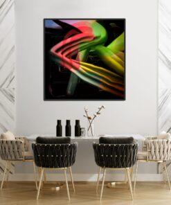 Das Bild zeigt eine abstrakte, digitale Komposition von Newhardstyleart® mit fließenden, leuchtenden Farbbändern. Farben: Es dominieren kräftige Rot-, Grün-, Gelb- und Orangetöne, die sich geschwungen und teilweise transparent überlagern. Hintergrund: Der Hintergrund ist überwiegend schwarz, was den Leuchteffekt der Farben verstärkt. Struktur: Die Formen wirken wie breite Pinselstriche oder Lichtspuren, die in verschiedene Richtungen verlaufen, teils mit weichen Übergängen, teils mit klaren Kanten. Stil: Das Werk erinnert an Light-Painting-Fotografie oder digitale Kunst mit Fokus auf Bewegung und Farbfluss. Die leuchtenden Bänder in Rot, Grün, Gelb und Orange wirken wie Strömungen oder Energiewellen, die sich kreuzen und verweben. Das vermittelt ein Gefühl von Bewegung, Lebendigkeit und gegenseitiger Durchdringung. Rot bringt Dynamik, Leidenschaft und Intensität ins Bild. Grün steht oft für Wachstum, Natur und Erneuerung. Gelb/Orange strahlen Wärme, Optimismus und Kreativität aus. Die Tatsache, dass die Farben ineinanderfließen, könnte für Verbindung und Harmonie zwischen Gegensätzen stehen – etwa zwischen Energie (Rot) und Ruhe (Grün), oder zwischen Wärme (Gelb) und Tiefe (Schwarz des Hintergrunds). Der dunkle Hintergrund lässt die Farben noch stärker leuchten und kann symbolisieren, dass Schönheit und Bewegung oft im Kontrast zu Stille und Leere entstehen. Wenn man es etwas poetischer sehen will: Das Bild wirkt wie ein eingefrorener Augenblick in einem Tanz aus Licht und Energie, vielleicht eine Visualisierung von Musik oder Emotionen.